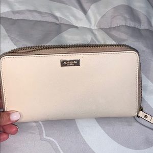 Kate Spade Wallet ♠️
